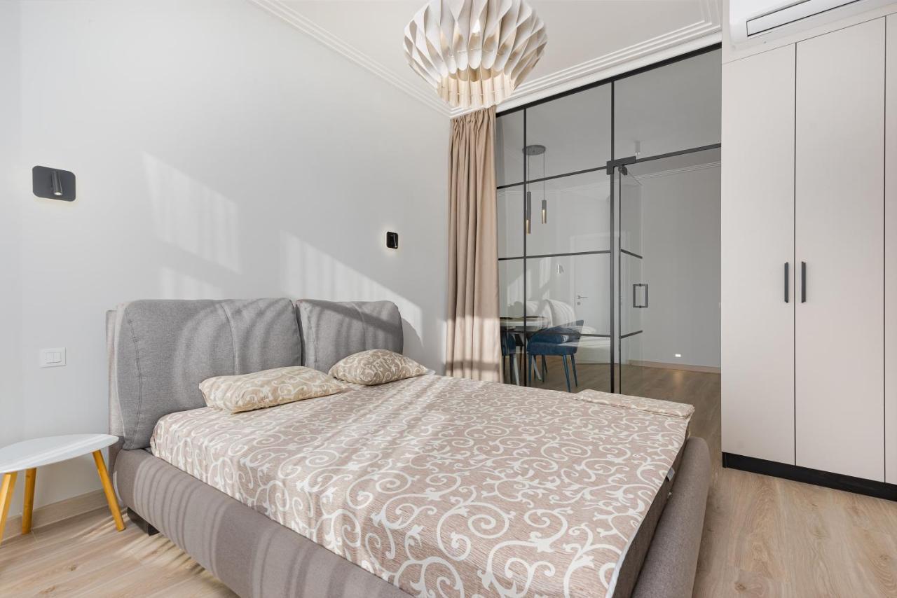 Sea Symphony Luxury 3-Bedrooms Apartment Odessa Exterior photo